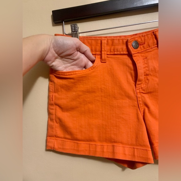 Calvin Klein Shorts - Size 4 - Picture 2 of 8